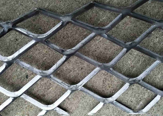 Malha de metal expandida em aço macio tipo elevado estrutura firme usada como passarela